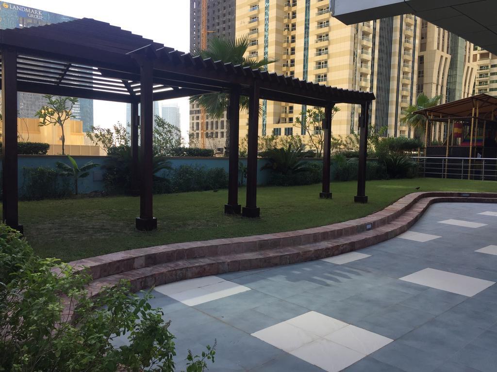 Espace Holiday Homes - Ocean Heights 14 迪拜 外观 照片